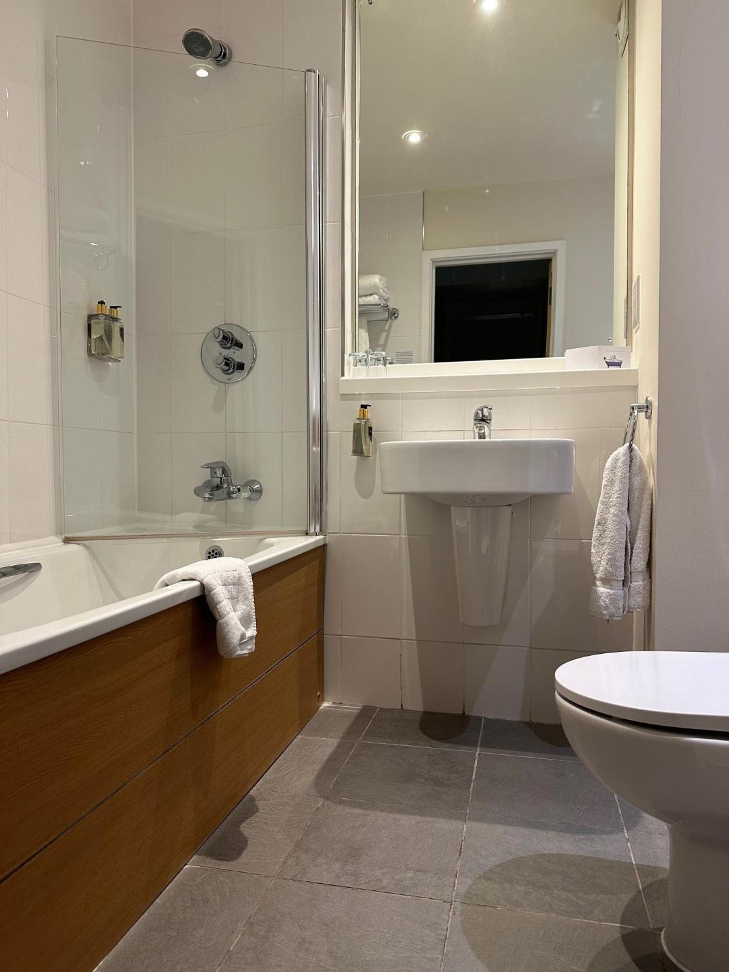 De Vere Cotswold Water Park Apartments Cirencester Kültér fotó